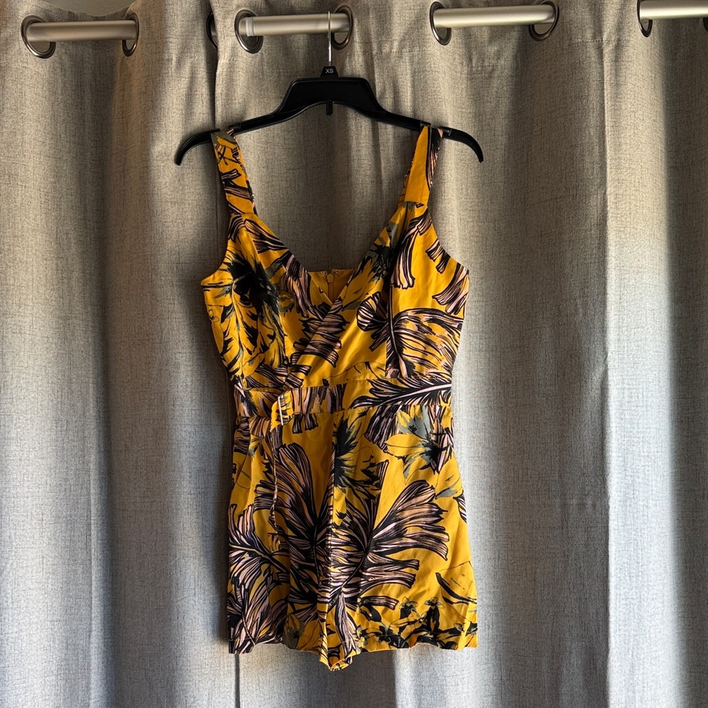 Guess NWT Yellow Floral Romper